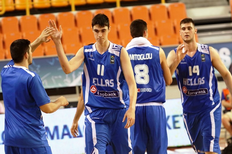 Εντυπωσιακοί οι Έφηβοι στην πρεμιέρα, σούπερ ο Παπαγιάννης! (photos)