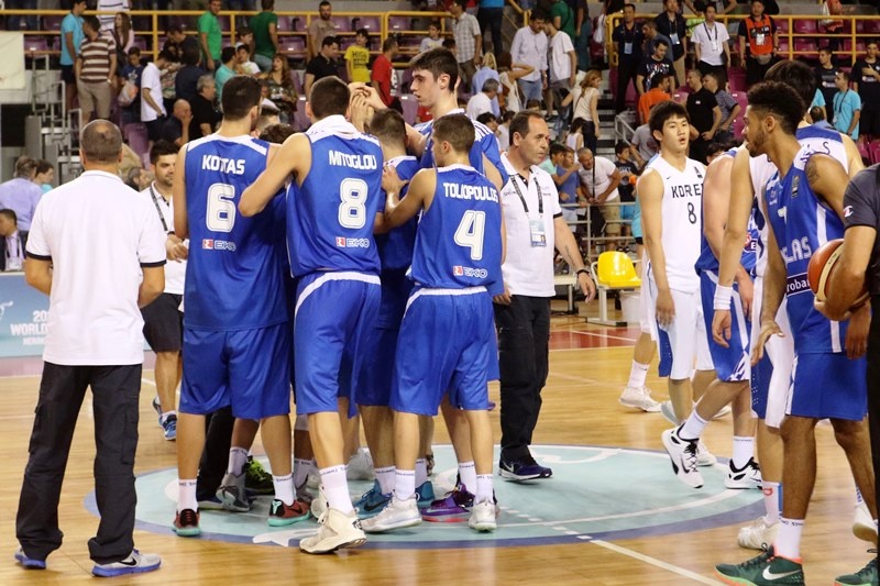 Εντυπωσιακοί οι Έφηβοι στην πρεμιέρα, σούπερ ο Παπαγιάννης! (photos)