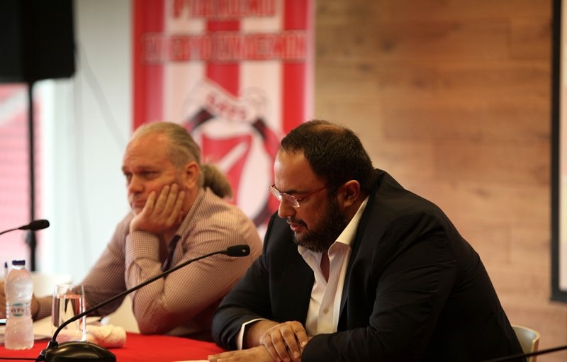 Ολυμπιακός: Στο συνέδριο της Θύρας 7 ο Μαρινάκης (photos)