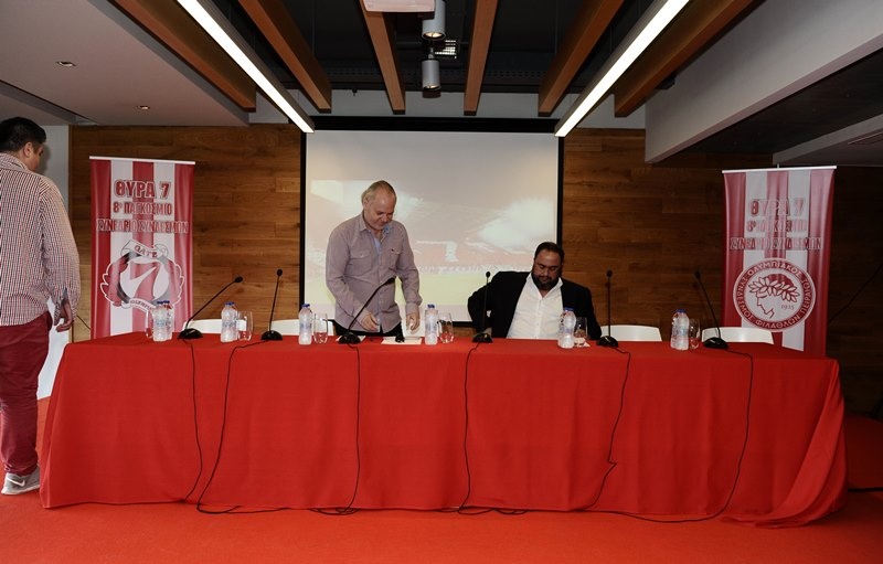 Ολυμπιακός: Στο συνέδριο της Θύρας 7 ο Μαρινάκης (photos)