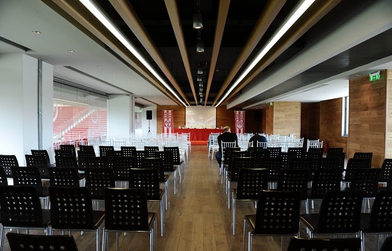 Ολυμπιακός: Στο συνέδριο της Θύρας 7 ο Μαρινάκης (photos)