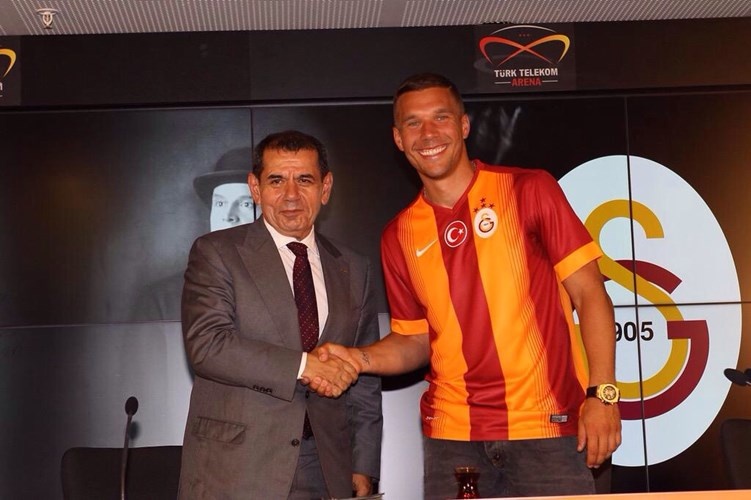 Παρουσιάστηκε ο Ποντόλσκι (photos)