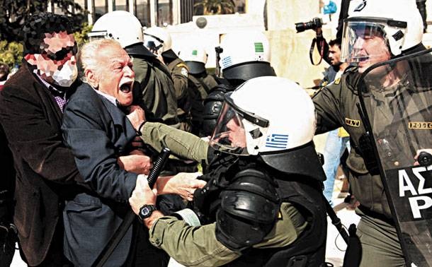 Ο συγκλονιστικός Μανώλης Γλέζος! (photos+video)
