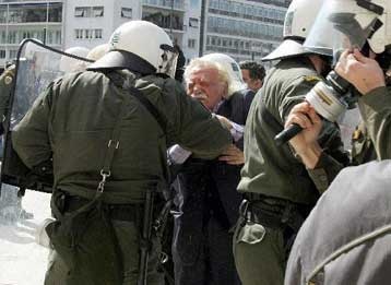 Ο συγκλονιστικός Μανώλης Γλέζος! (photos+video)