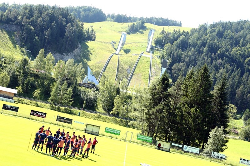 Ολυμπιακός: Ξεκίνησαν τα βάσανα στο Ζέεφελντ (photos)