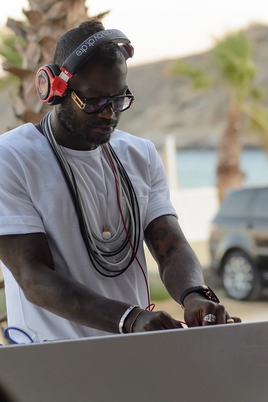 Απίστευτο! Τα… πάντα όλα απ’ το πάρτι του Σισέ στη Μύκονο με 80 κλικς! (photos)