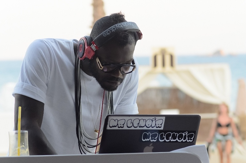 Απίστευτο! Τα… πάντα όλα απ’ το πάρτι του Σισέ στη Μύκονο με 80 κλικς! (photos)