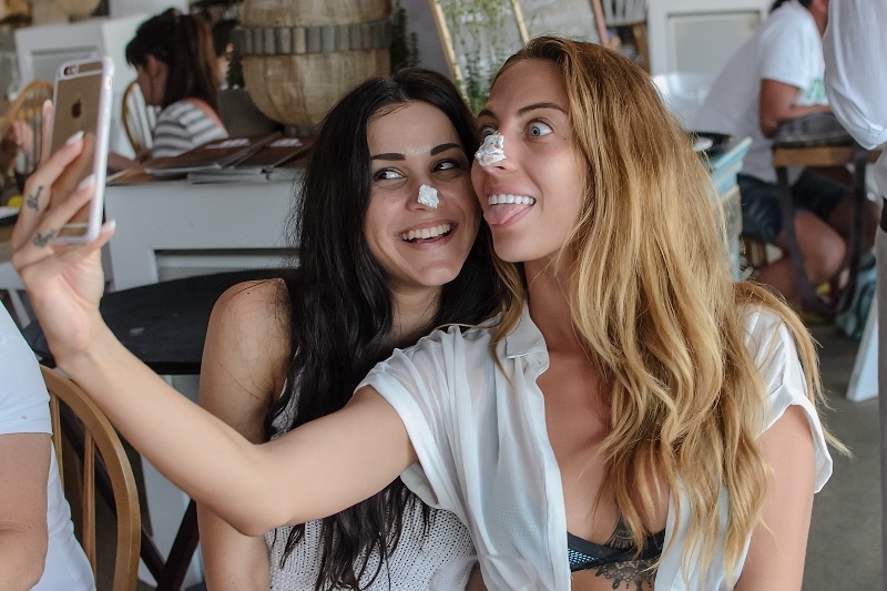 Απίστευτο! Τα… πάντα όλα απ’ το πάρτι του Σισέ στη Μύκονο με 80 κλικς! (photos)