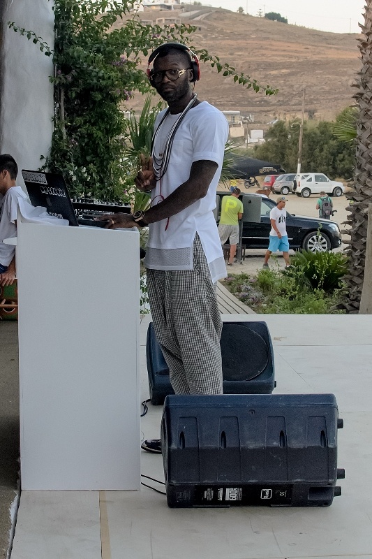 Απίστευτο! Τα… πάντα όλα απ’ το πάρτι του Σισέ στη Μύκονο με 80 κλικς! (photos)