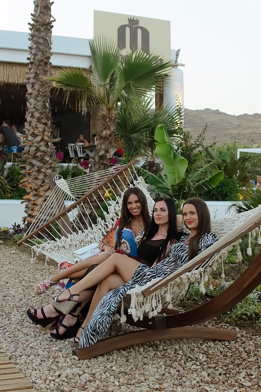 Απίστευτο! Τα… πάντα όλα απ’ το πάρτι του Σισέ στη Μύκονο με 80 κλικς! (photos)