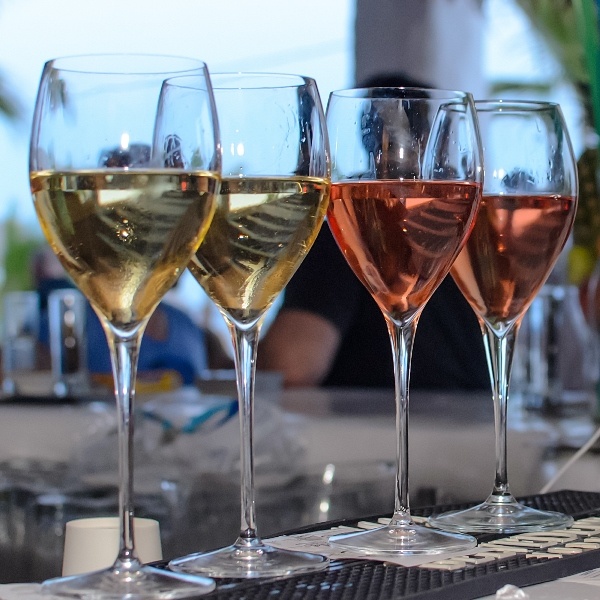 Απίστευτο! Τα… πάντα όλα απ’ το πάρτι του Σισέ στη Μύκονο με 80 κλικς! (photos)