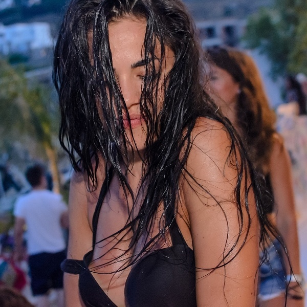 Απίστευτο! Τα… πάντα όλα απ’ το πάρτι του Σισέ στη Μύκονο με 80 κλικς! (photos)