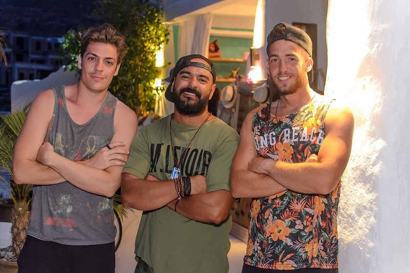 Απίστευτο! Τα… πάντα όλα απ’ το πάρτι του Σισέ στη Μύκονο με 80 κλικς! (photos)