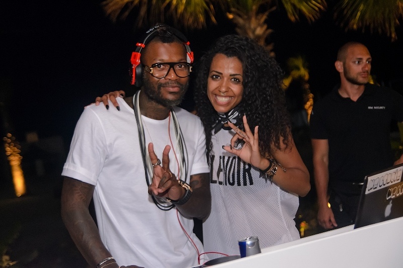 Απίστευτο! Τα… πάντα όλα απ’ το πάρτι του Σισέ στη Μύκονο με 80 κλικς! (photos)