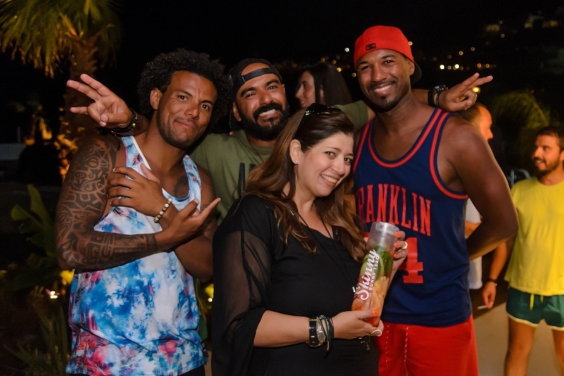 Απίστευτο! Τα… πάντα όλα απ’ το πάρτι του Σισέ στη Μύκονο με 80 κλικς! (photos)