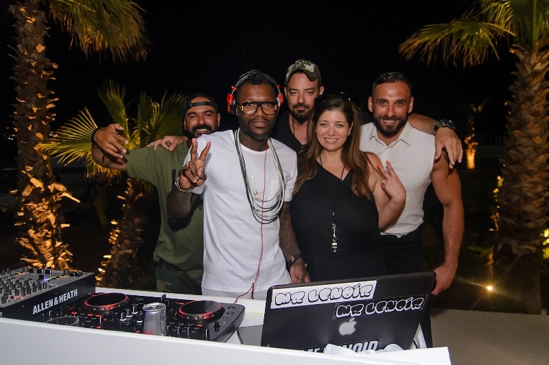 Απίστευτο! Τα… πάντα όλα απ’ το πάρτι του Σισέ στη Μύκονο με 80 κλικς! (photos)