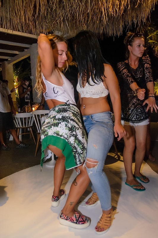 Απίστευτο! Τα… πάντα όλα απ’ το πάρτι του Σισέ στη Μύκονο με 80 κλικς! (photos)