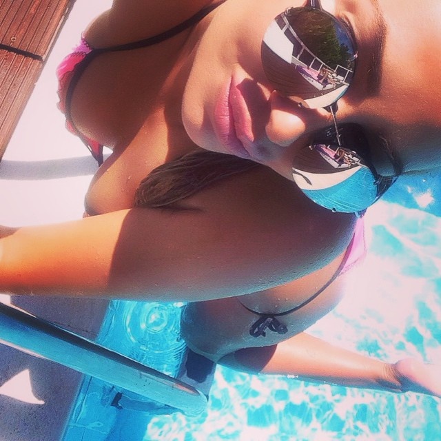 Νέα… φωτιά από την Ρία Τσίγα! Έγινε γοργόνα… στα βράχια (photos)