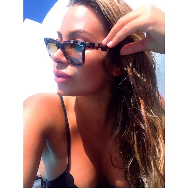 Νέα… φωτιά από την Ρία Τσίγα! Έγινε γοργόνα… στα βράχια (photos)