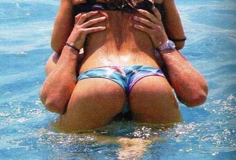 Μας πέταξε τα μάτια έξω! Καυτά ερωτικά παιχνίδια από Φουρέιρα στην παραλία! (photos)