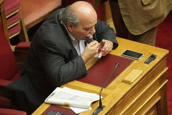 Πως γλύκανε ο Βούτσης το… μνημόνιο; (photo)