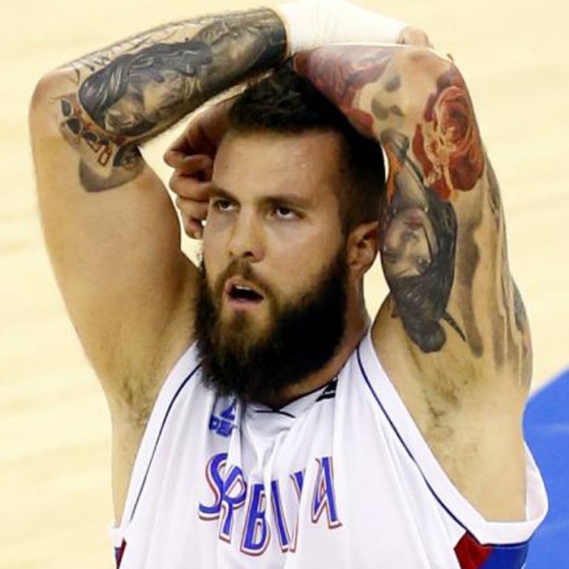 Σέρβικος οδοστρωτήρας! (photos&videos)