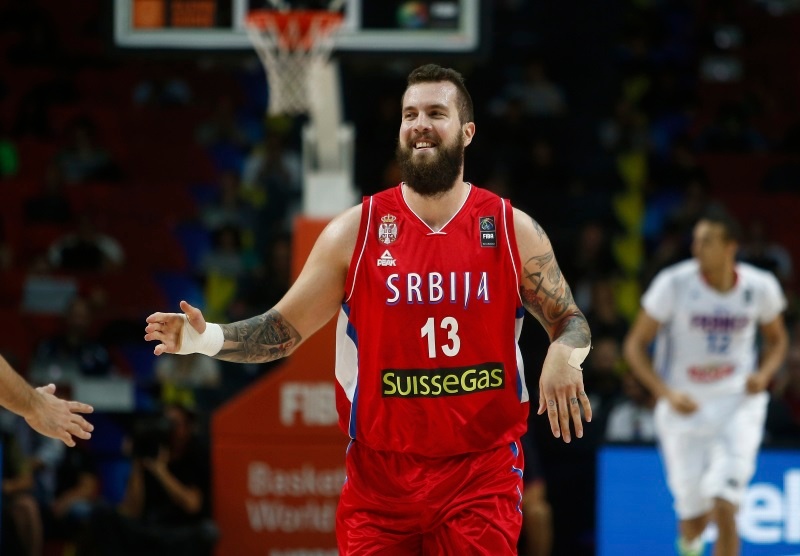 Σέρβικος οδοστρωτήρας! (photos&videos)