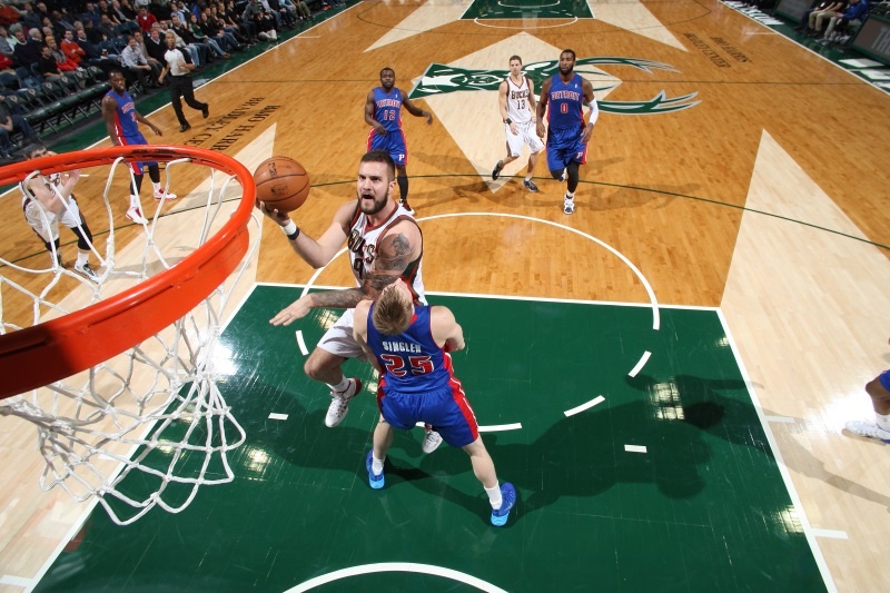 Σέρβικος οδοστρωτήρας! (photos&videos)