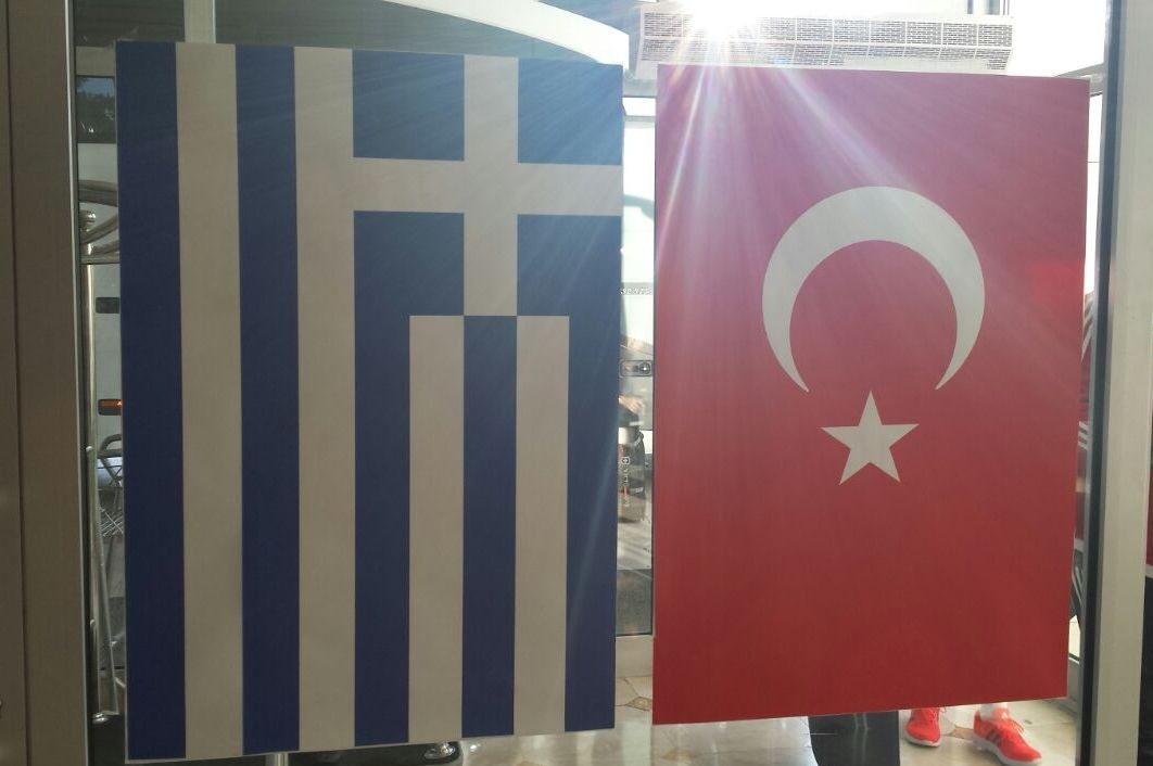 Ολυμπιακός: Υποδοχή στην Τουρκία με τον ύμνο! (photos)