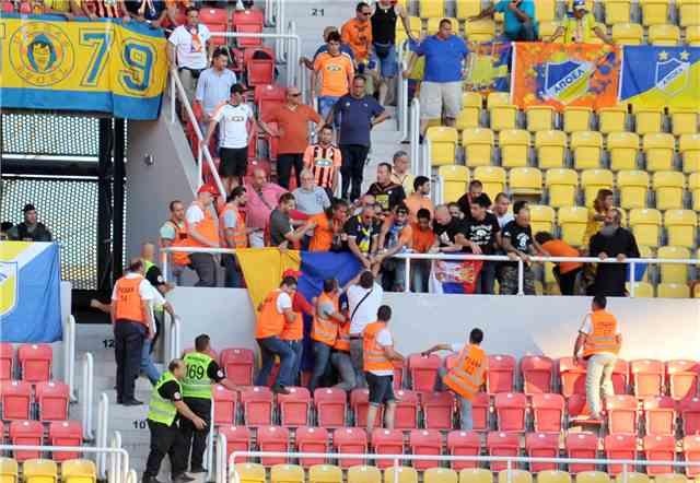Νέες προκλήσεις Σκοπιανών: Κατέβασαν ελληνική σημαία! (photos)