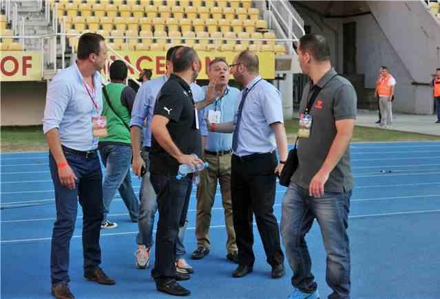 Νέες προκλήσεις Σκοπιανών: Κατέβασαν ελληνική σημαία! (photos)