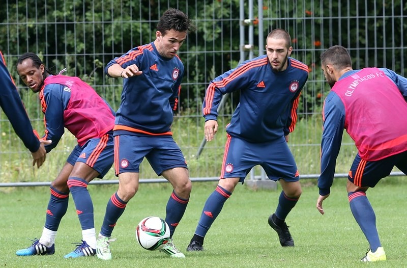 Ολυμπιακός: Ενόχληση ο Μαζουάκου (photos)