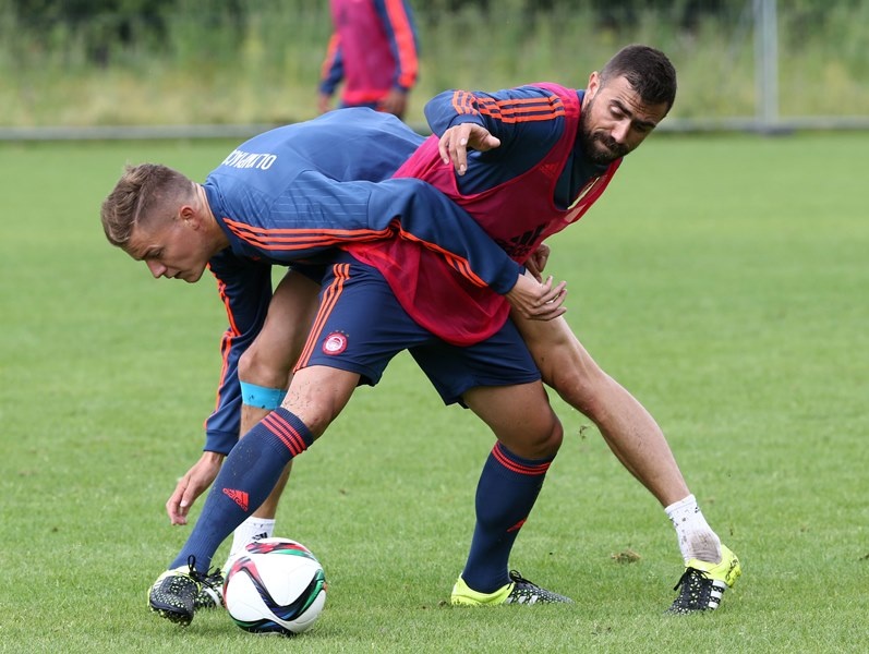 Ολυμπιακός: Ενόχληση ο Μαζουάκου (photos)