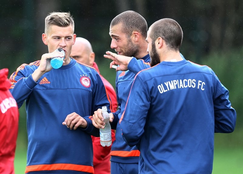 Ολυμπιακός: Ενόχληση ο Μαζουάκου (photos)