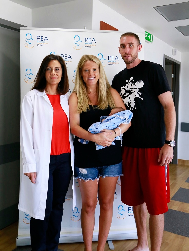 «Ερυθρόλευκος» έγινε… χαζομπαμπάς! (photos)