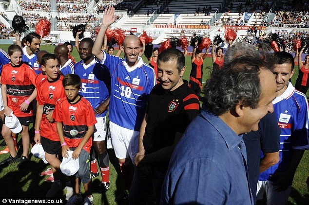 Σκόραρε σε αγώνα... ράγκμπι ο Ζιντάν!!! (photos)