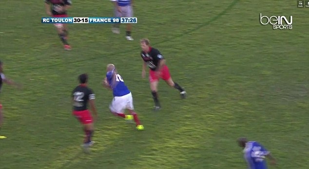 Σκόραρε σε αγώνα... ράγκμπι ο Ζιντάν!!! (photos)