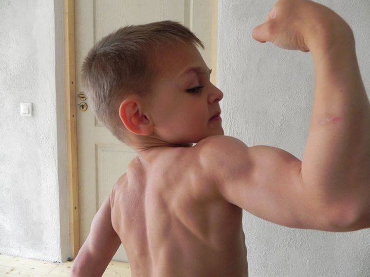 Σοκάρουν οι εικόνες του 11χρονου bodybuilder Τζιουλιάνο Στρόε! (photos&videos)