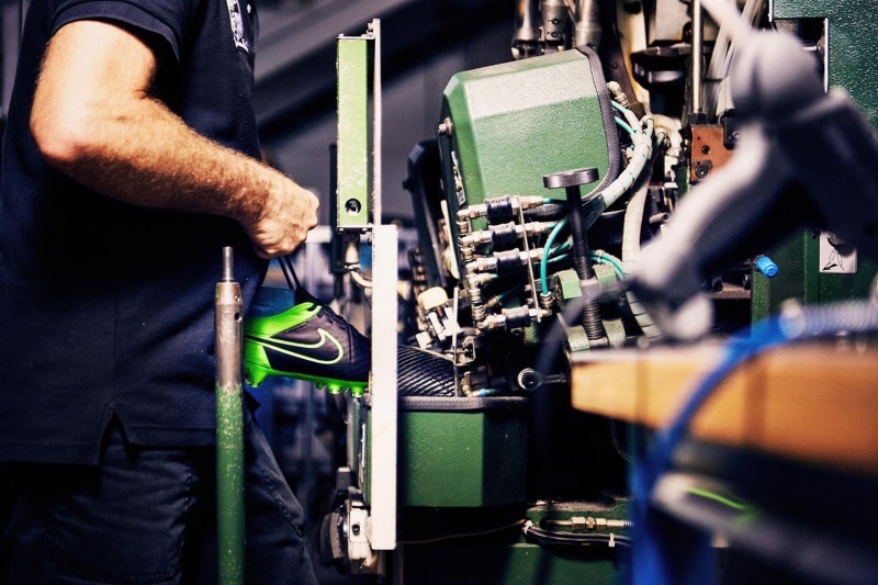 Ποιό από τα νέα παπούτσια του Σάντσες τα «σπάει» περισσότερο; (photos&poll)