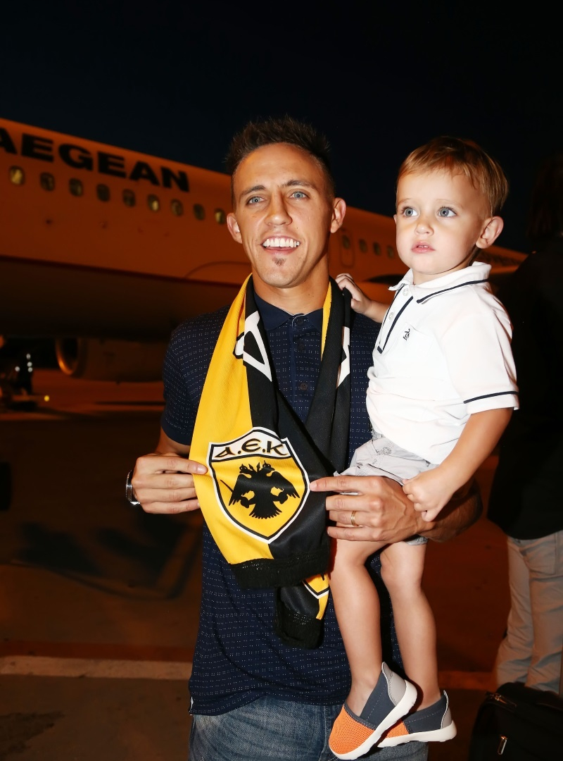 Έφτασε και αποθεώθηκε ο Μπουονανότε! (photos)