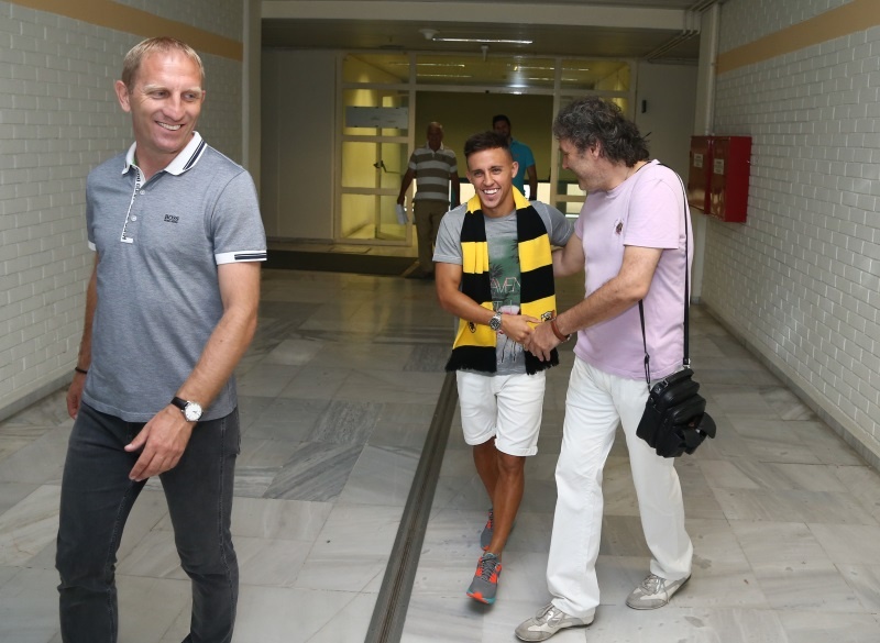 Μπουονανότε: «Ήρθα σε μεγάλο κλαμπ για τίτλους» (photos)