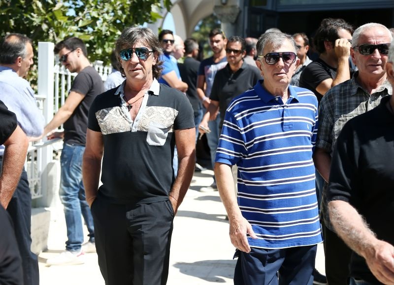 Το τελευταίο αντίο στον Γιάννη Ξενάκη (photos)