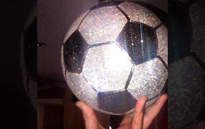 Μπάλα αξίας 250.000 δολαρίων για τον Μπενζεμά! (photo)