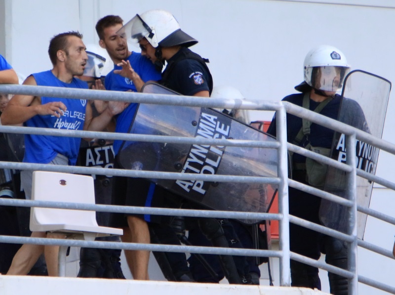 «Κλικ» από τα επεισόδια στο Βόλο! (photos)
