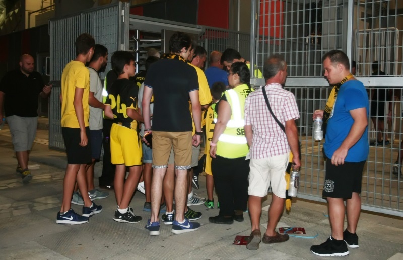 Κιτρινόμαυρο το ΟΑΚΑ! (photos&video)