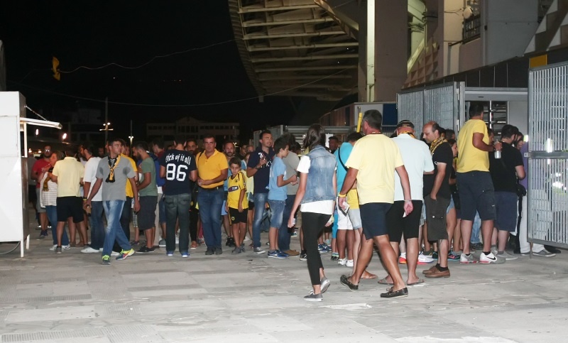 Κιτρινόμαυρο το ΟΑΚΑ! (photos&video)