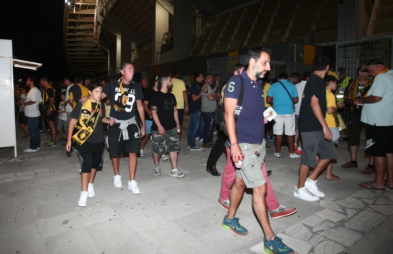 Κιτρινόμαυρο το ΟΑΚΑ! (photos&video)