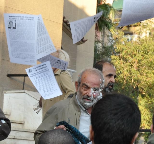 Όλα τα... γιαουρτώματα πολιτικών με ένα κλικ! (photos+videos)