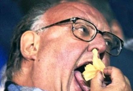 Όλα τα... γιαουρτώματα πολιτικών με ένα κλικ! (photos+videos)