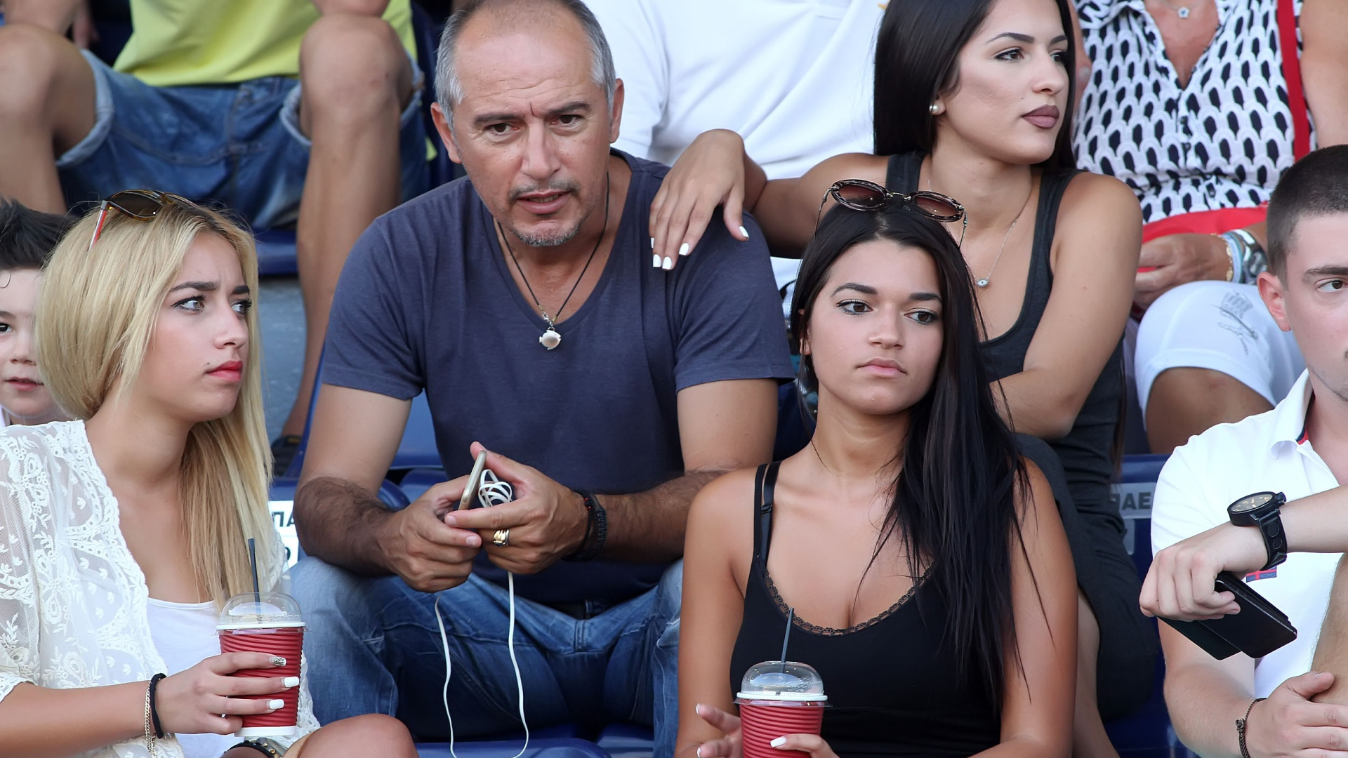 Άλλη μπάλα οι καλλονές της Μυτιλήνης (photos)